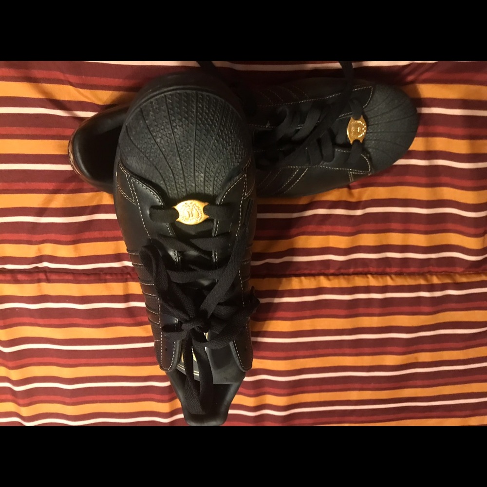 She’ll-Toe Adidas